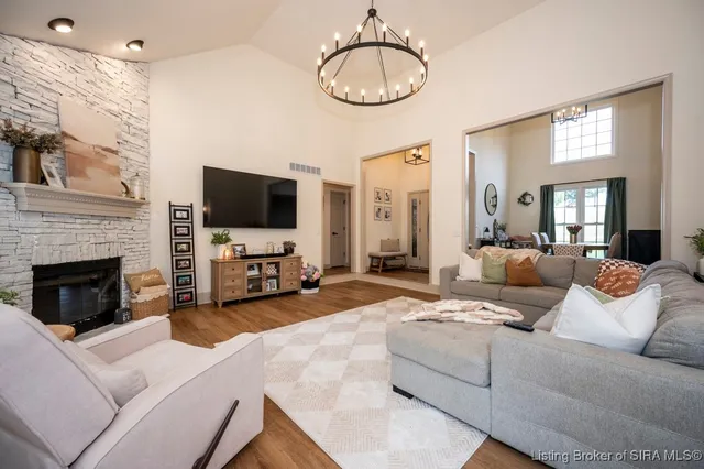 $599,000 | 4697 Roberts Road, Floyds Knobs, IN 47119