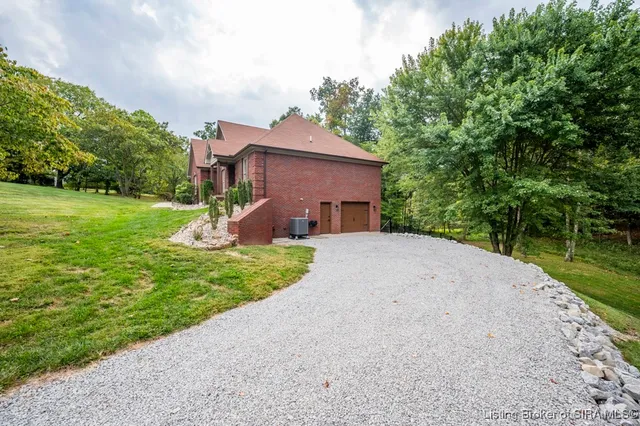 $599,000 | 4697 Roberts Road, Floyds Knobs, IN 47119
