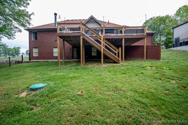 $599,000 | 4697 Roberts Road, Floyds Knobs, IN 47119