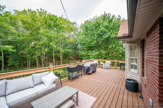 $599,000 | 4697 Roberts Road, Floyds Knobs, IN 47119