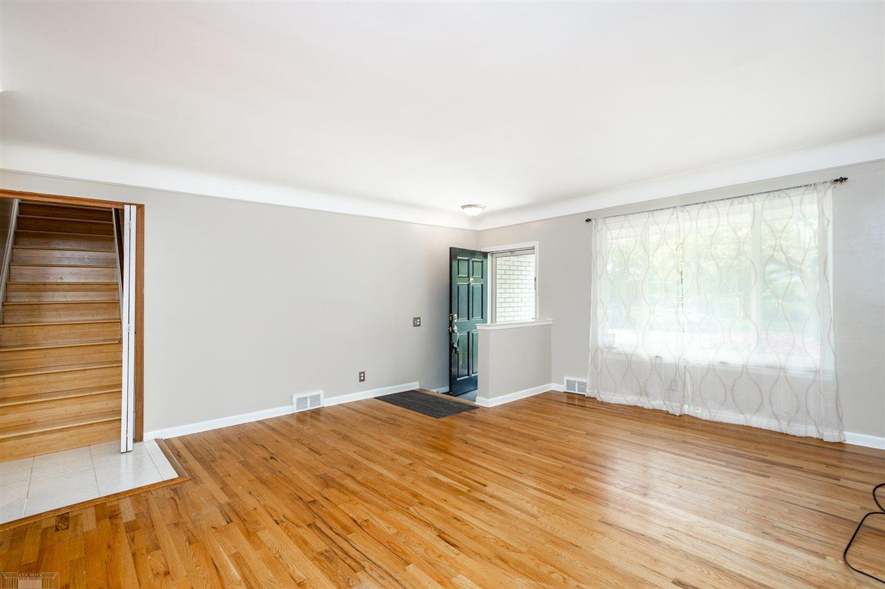 21737 River Road Grosse Pointe Woods, MI 48236 - Photo 7 of 53