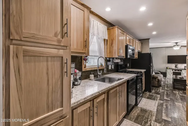 $215,000 | 32 Bayshore Mobile Manor, Hazlet, NJ 07730