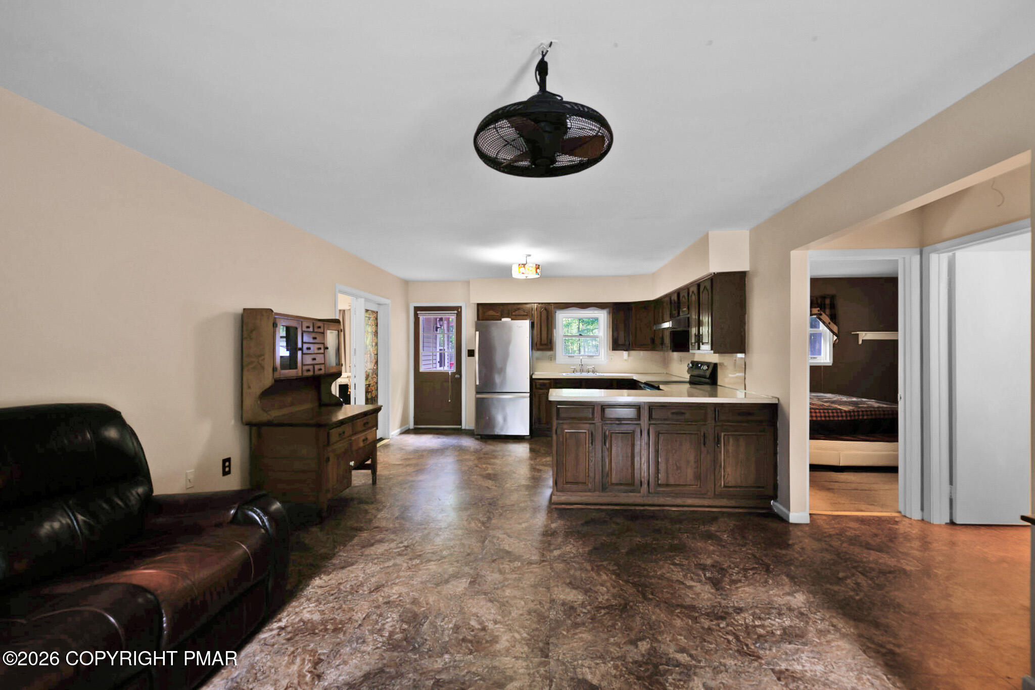 256 Sundance Road Effort, PA 18330 - Photo 58 of 82 Kitchen/Living