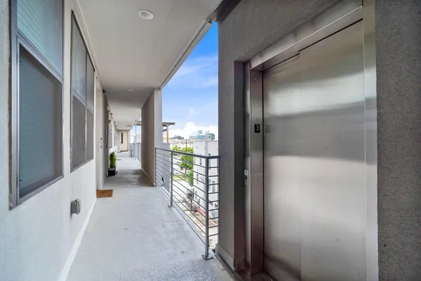 $335,000 | 2401 Crawford Street, Unit B304, Houston, TX 77004