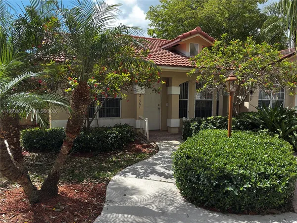 $329,500 | 21567 Southwest 87th Court, Cutler Bay, FL 33189