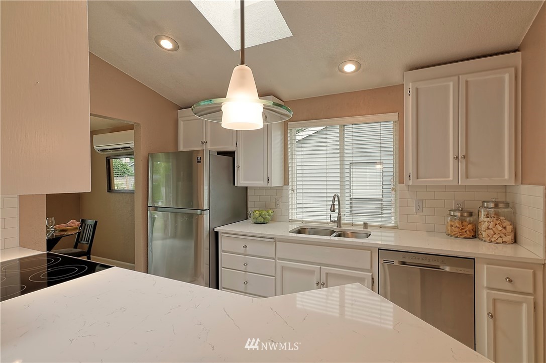 22429 18th Avenue Southeast Bothell, WA 98021 - Photo 4 of 29