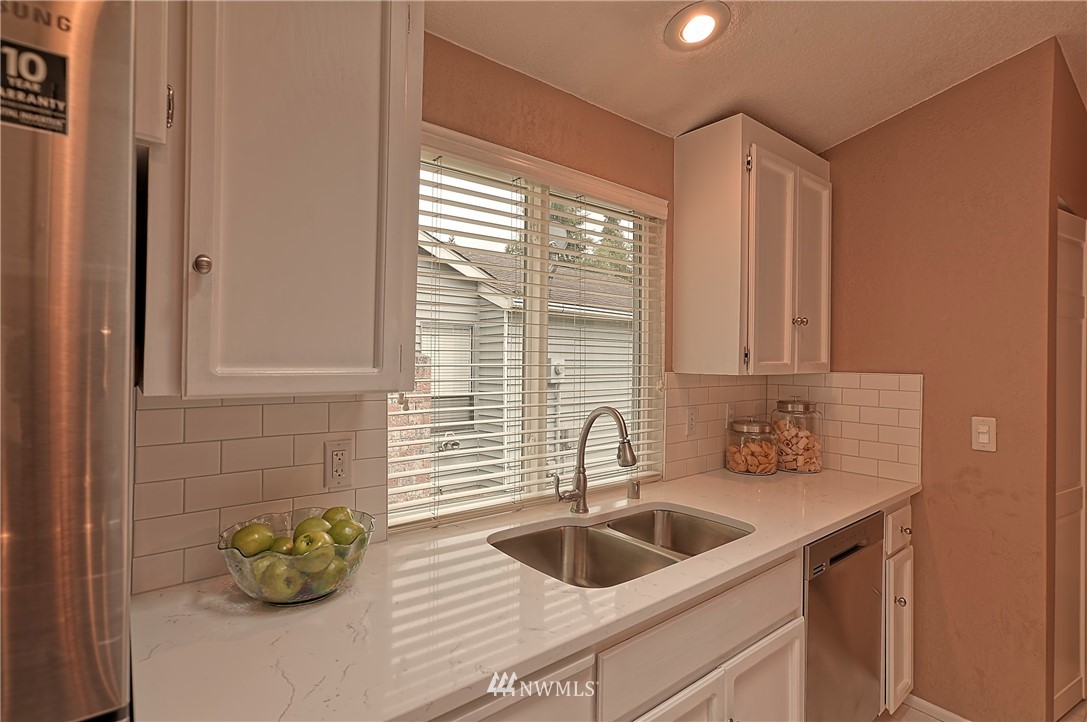 22429 18th Avenue Southeast Bothell, WA 98021 - Photo 6 of 29