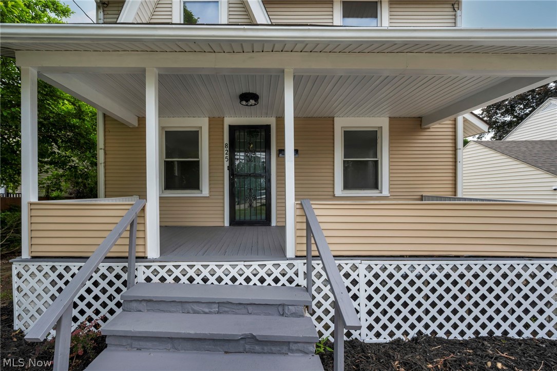 825 Dan Street Akron, OH 44310 - Photo 3 of 44