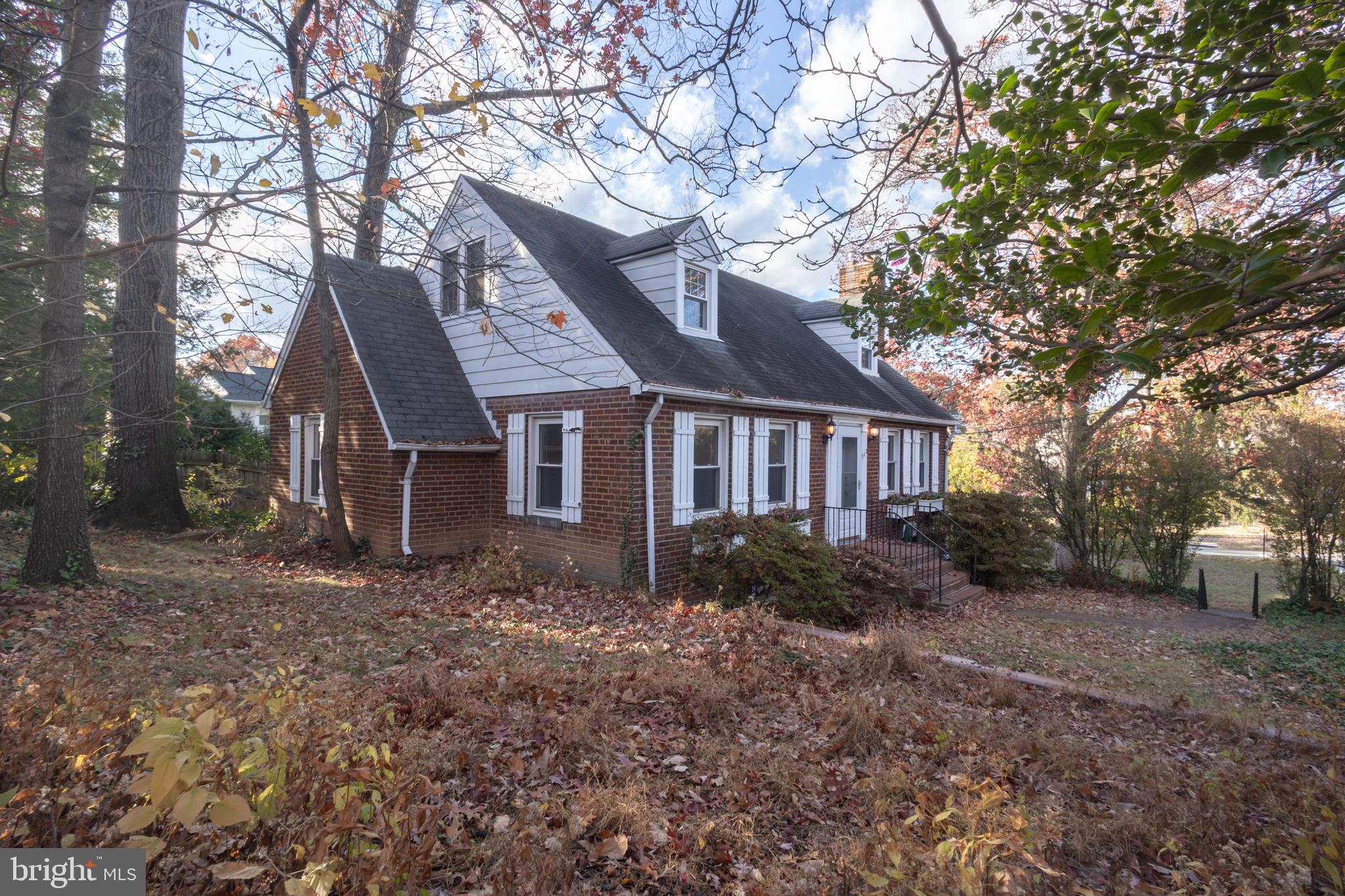 312 North Highland Street Arlington, VA 22201 - Photo 33 of 33 a view of a house with a yard