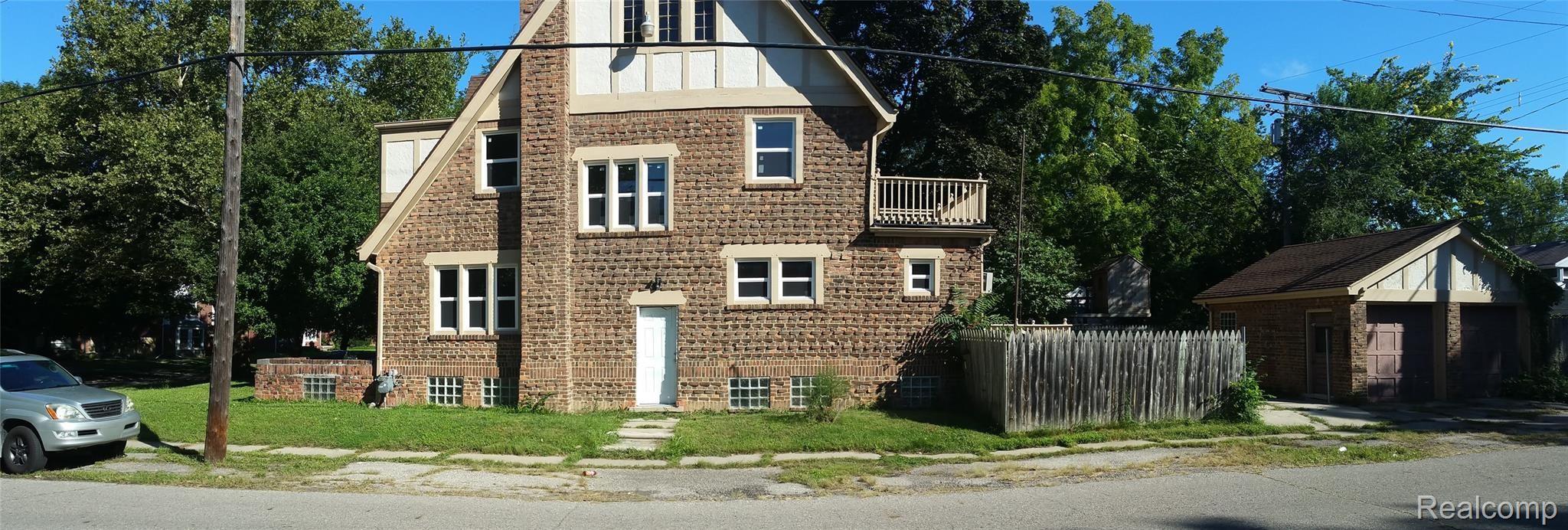 16502 Huntington Road Detroit, MI 48219 - Photo 3 of 35 20180911_102731.jpg