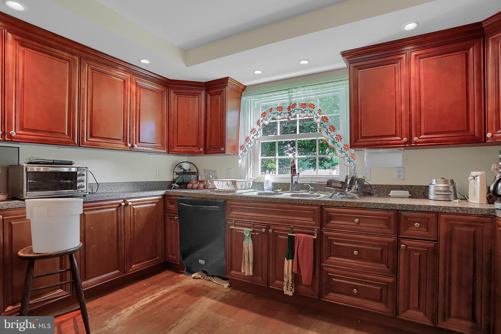 1503 Hillcrest Road Lancaster, PA 17603 - Photo 7 of 53 Gallery Image 7