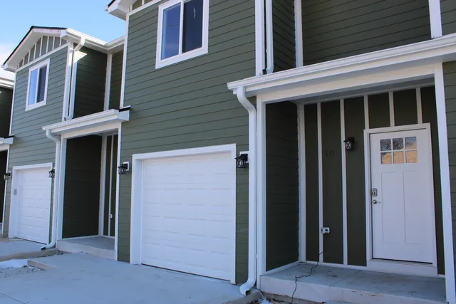 $2,000 | 105 East Division Street, Unit 105, Manteno, IL 60950