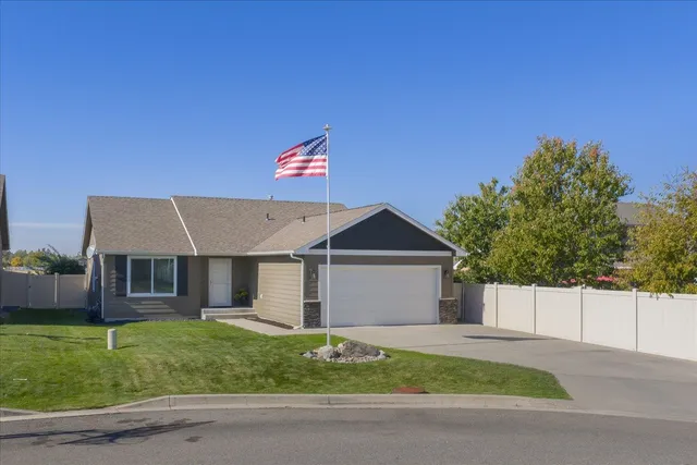 $449,900 | 520 South McKee Street, Greenacres, WA 99016