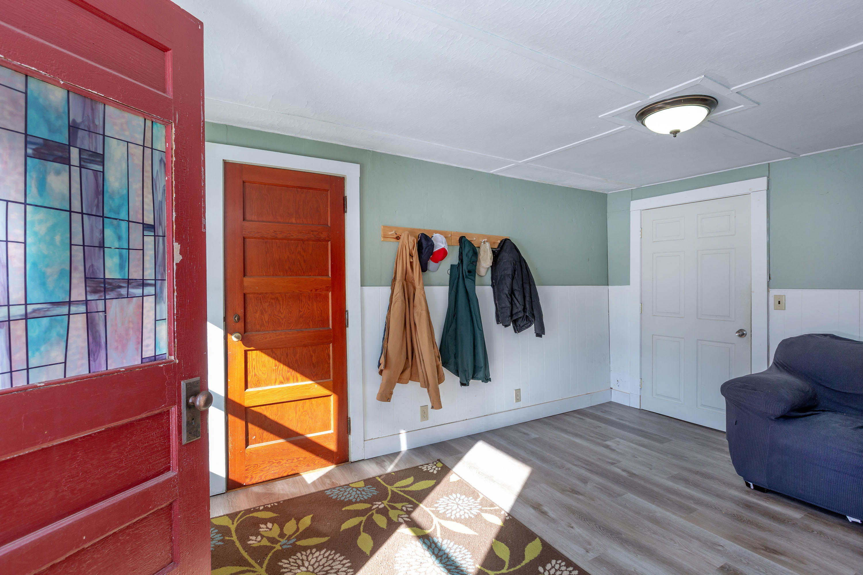 31 Ferry Road Lisbon, ME 04250 - Photo 3 of 49 Entry/Mudroom