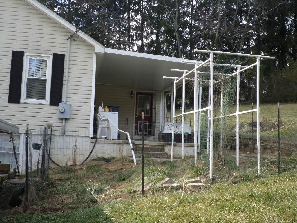 607 Allen Farm Road Canton, NC 28716 - Photo 3 of 21
