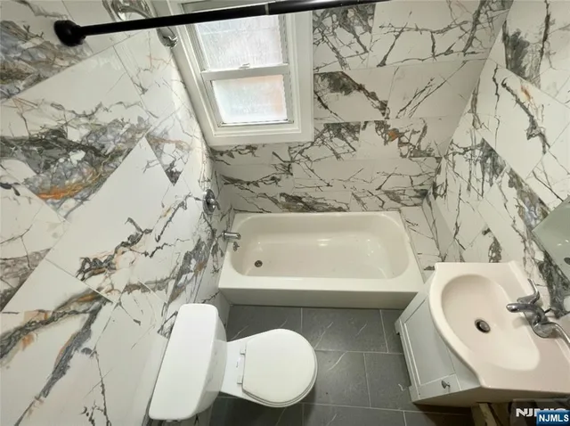 $2,250 | 339 Howe Avenue, Unit 2, Passaic, NJ 07055