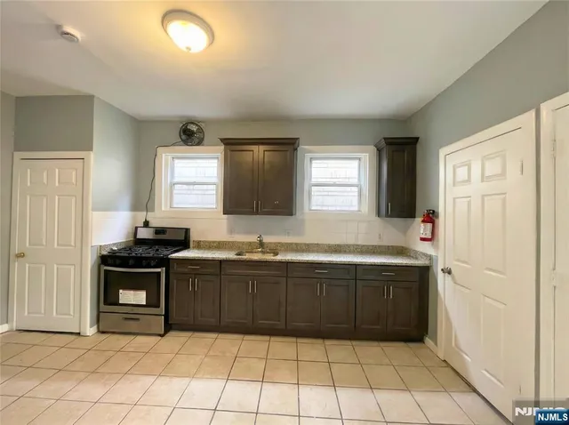$2,250 | 339 Howe Avenue, Unit 2, Passaic, NJ 07055