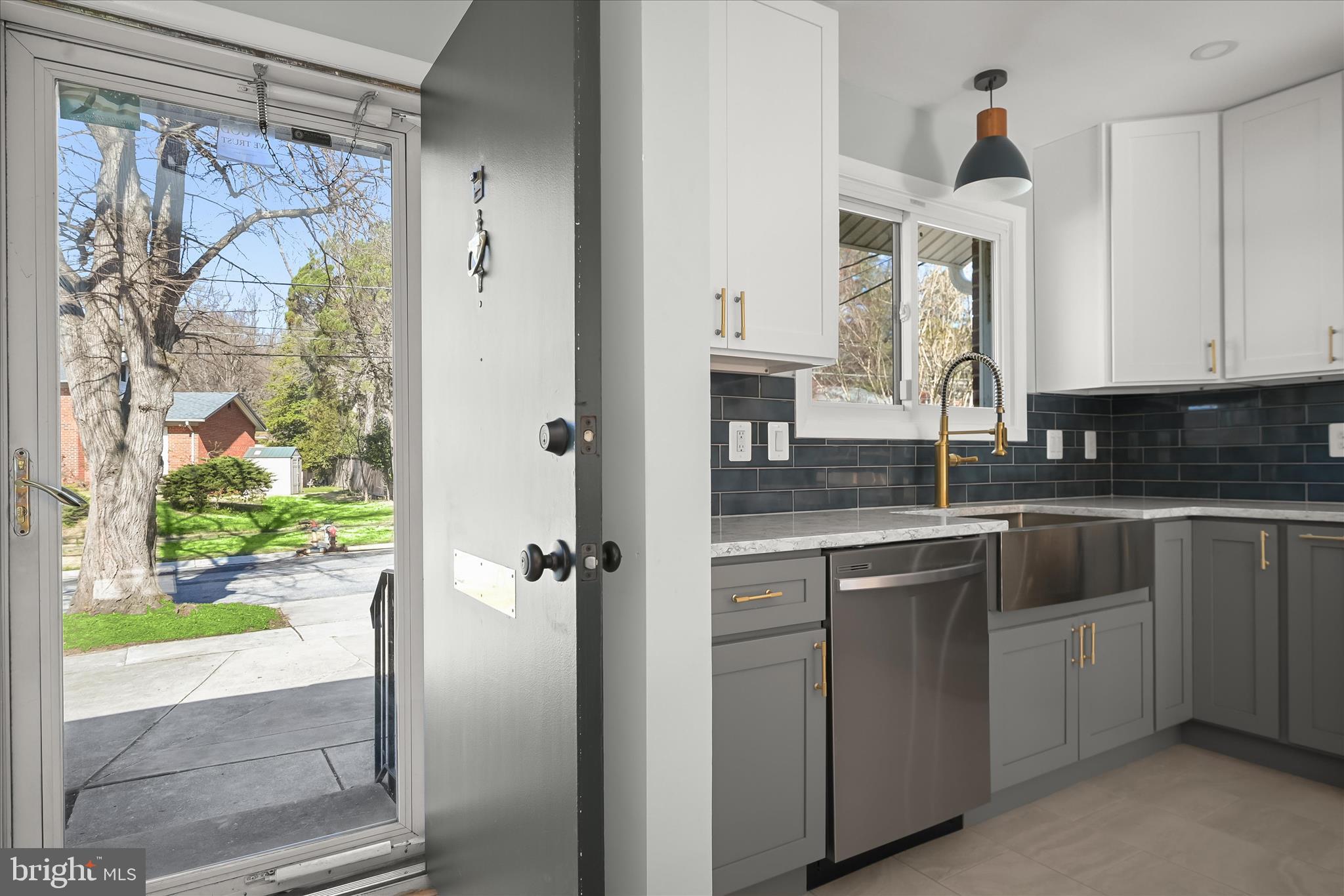 9720 Hedin Drive Silver Spring, MD 20903 - Photo 12 of 79 Hedin006