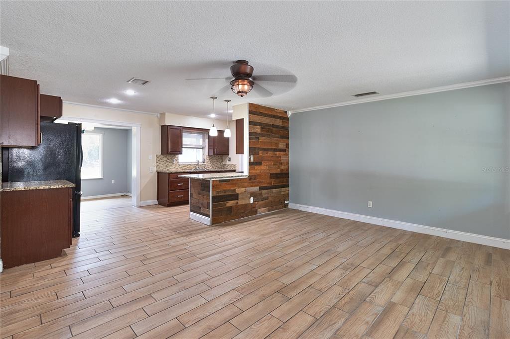 831 Lakeside Drive Largo, FL 33778 - Photo 9 of 43