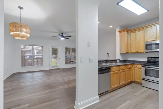 $2,250 | 245 Mattie M Kelly Boulevard, Destin, FL 32541