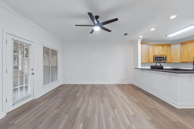 $2,250 | 245 Mattie M Kelly Boulevard, Destin, FL 32541