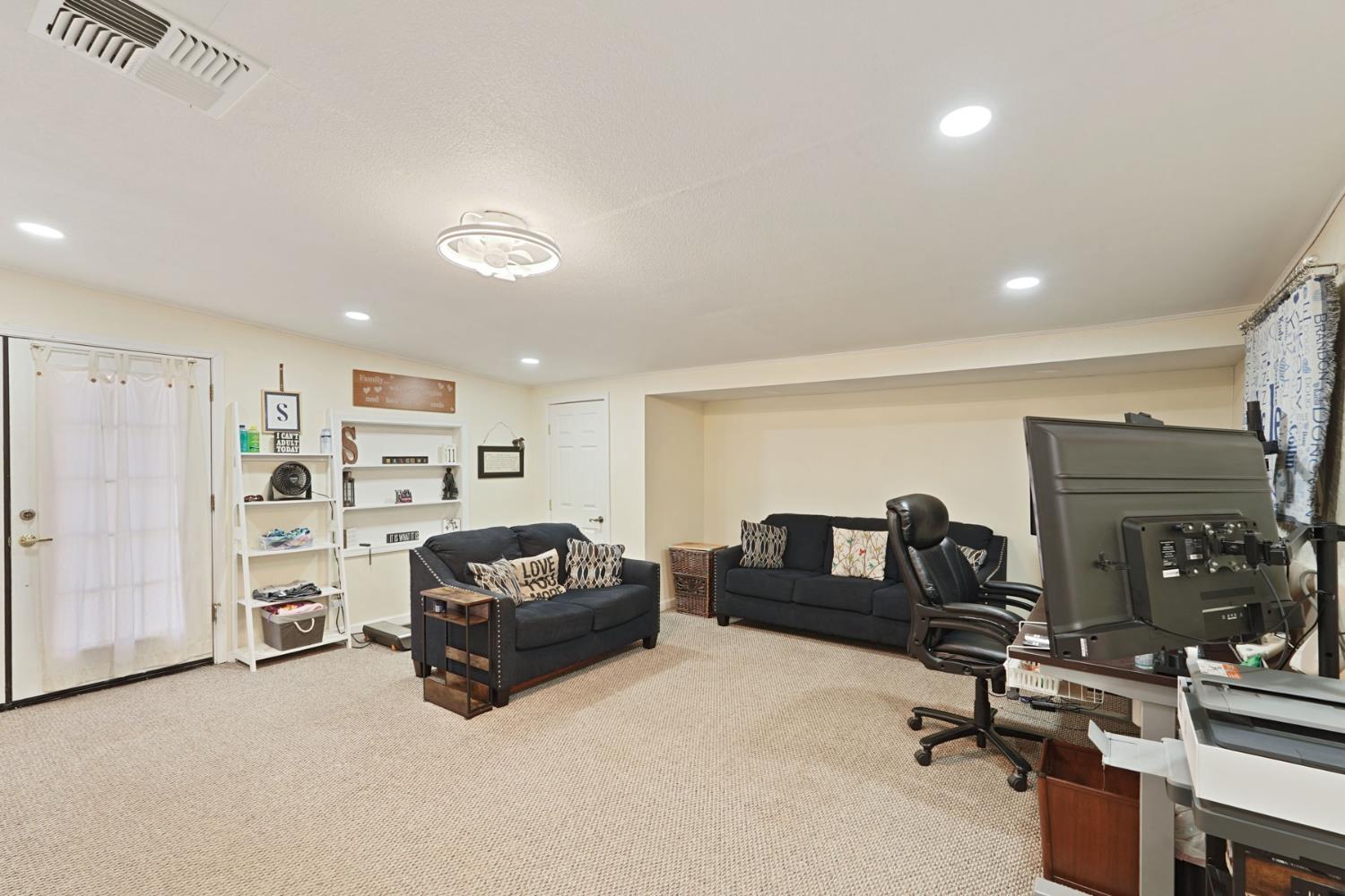242 3rd Street Galt, CA 95632 - Photo 12 of 31 a living room with furniture