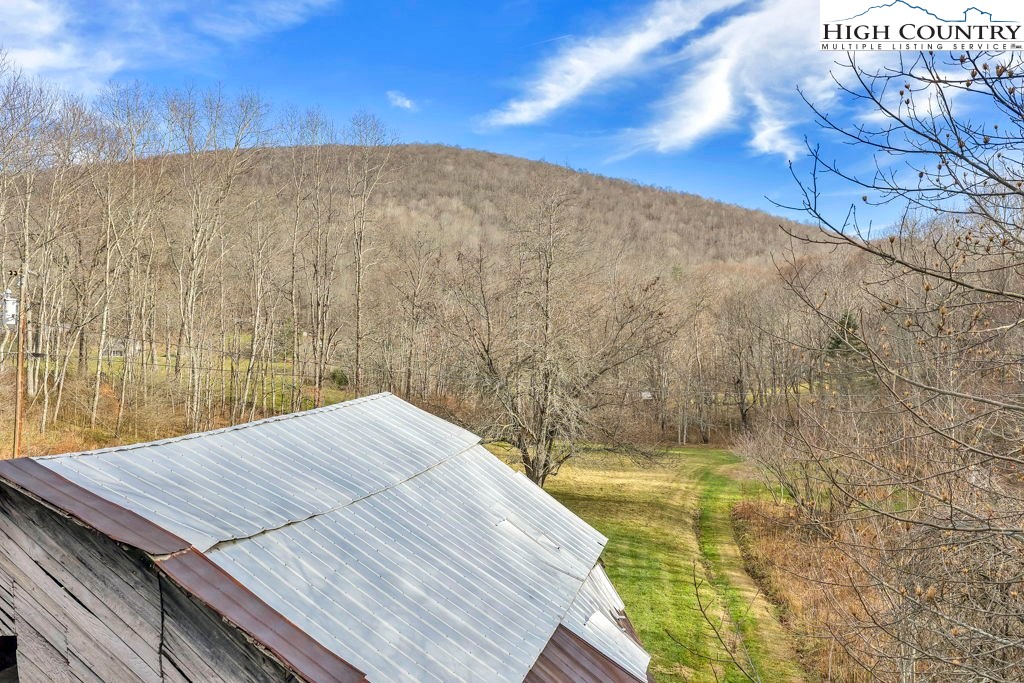 9716 3 Top Road Todd, NC 28684 - Photo 5 of 23 a view of a balcony with an outdoor space