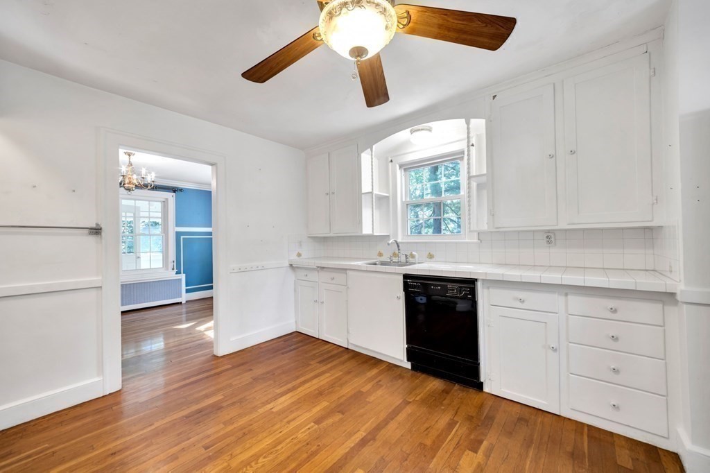 24 Grandview Road Arlington, MA 02476 - Photo 12 of 31