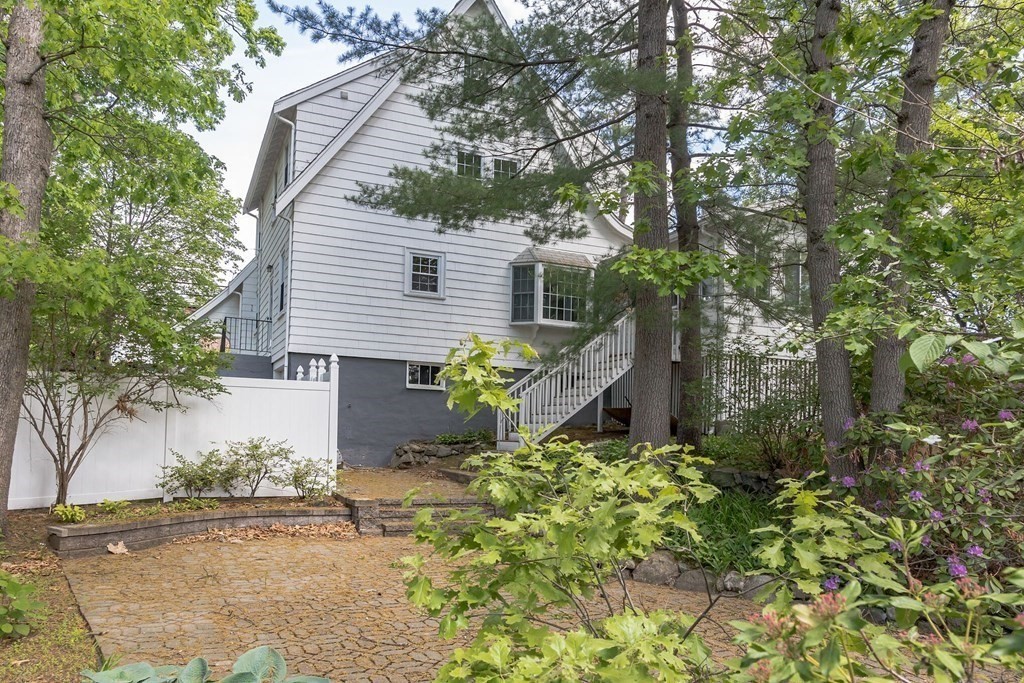 24 Grandview Road Arlington, MA 02476 - Photo 4 of 31