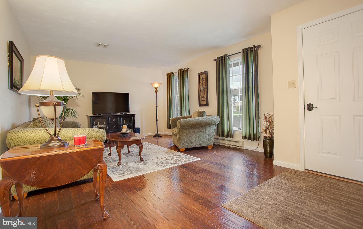 410 Royal Road Palmyra, PA 17078 - Photo 3 of 26 Living Room