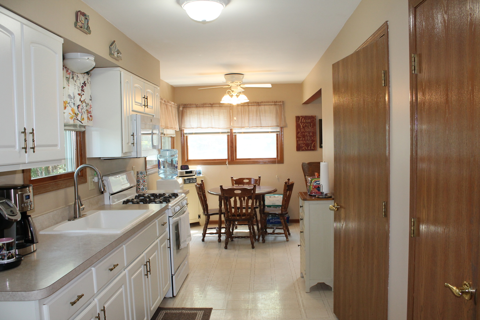 279 Fossil Ridge Road Wilmington, IL 60481 - Photo 4 of 49 Gallery Image 4