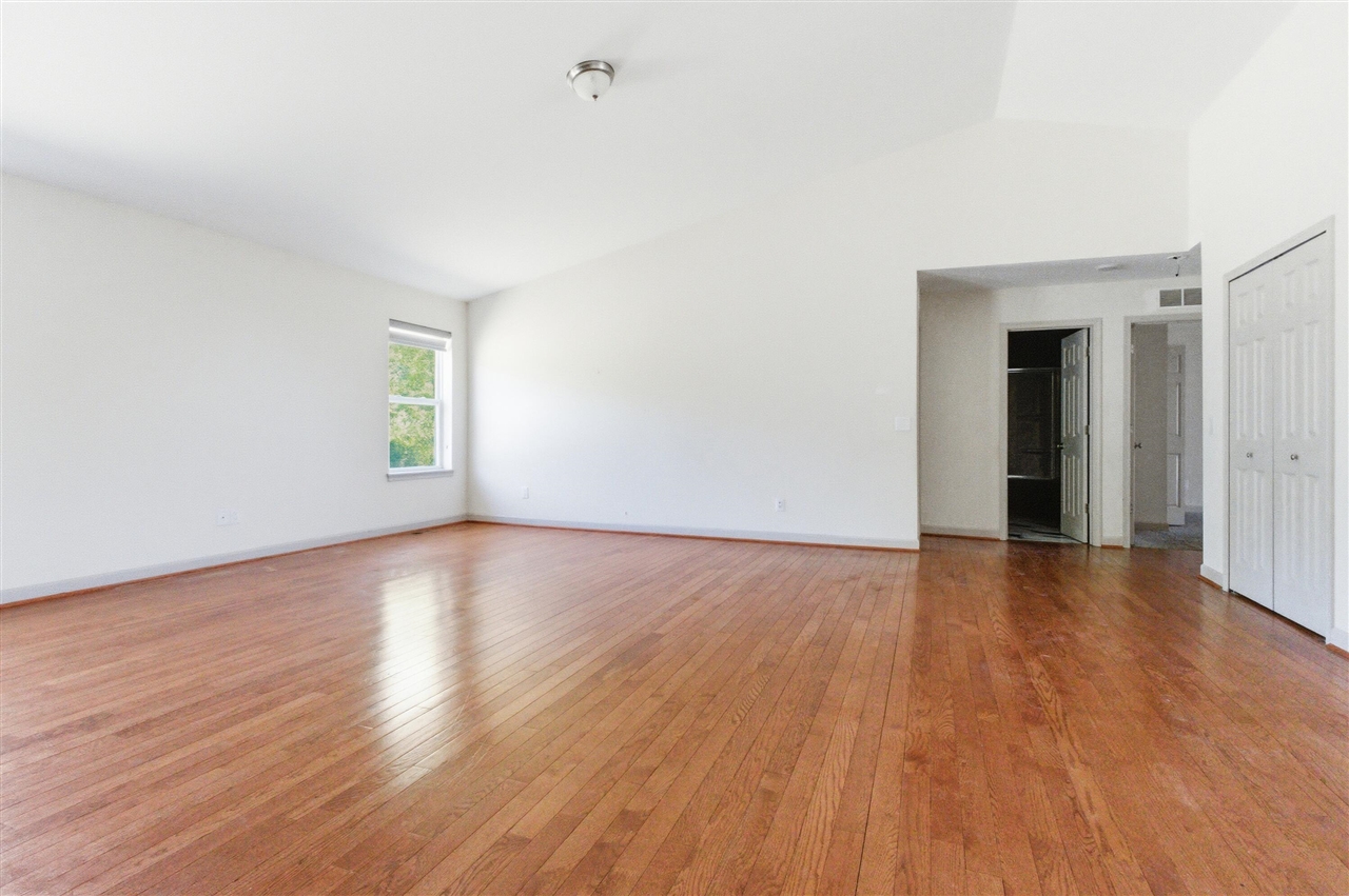 32200 Ecorse Road Romulus, MI 48174 - Photo 9 of 27