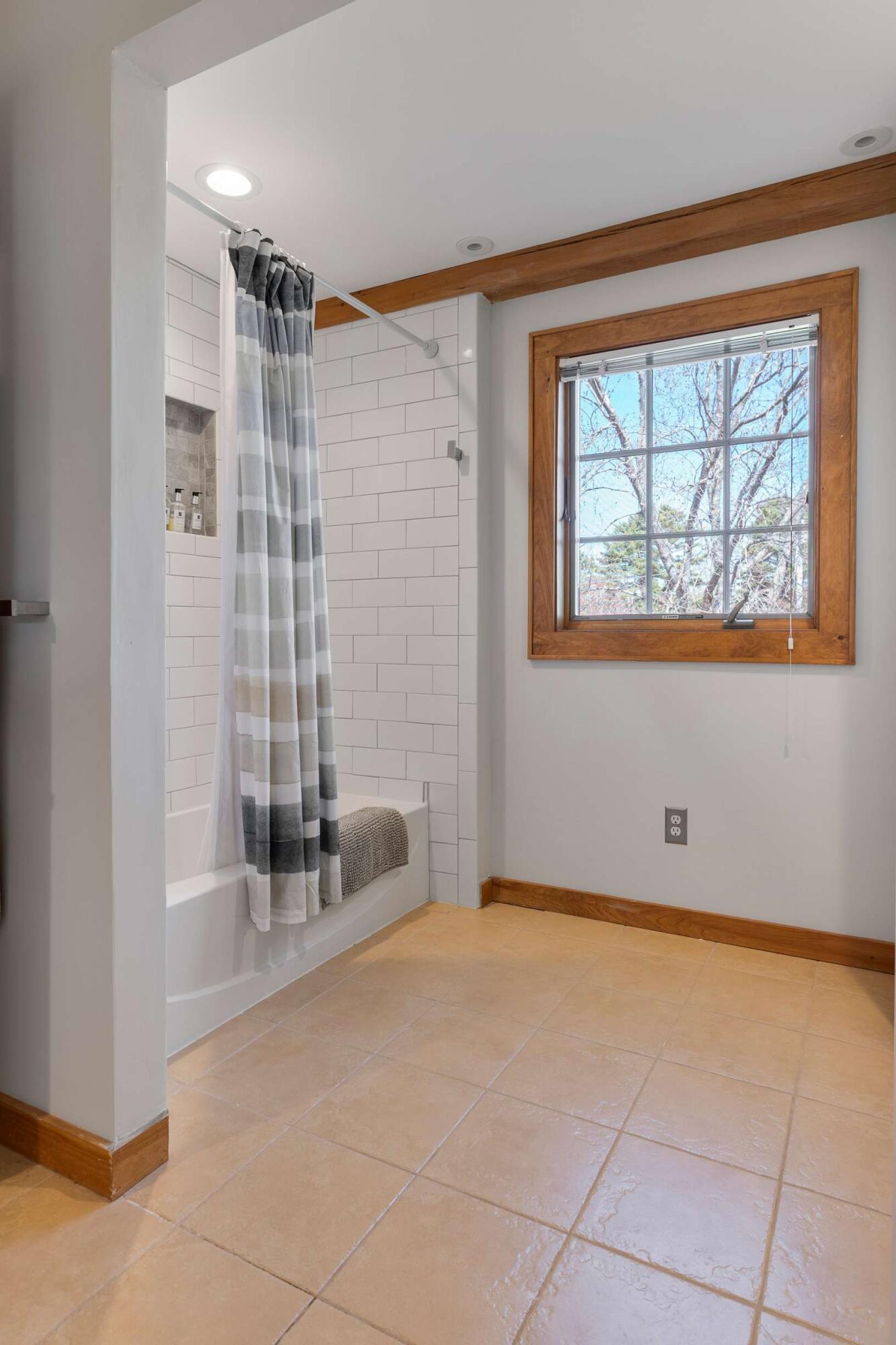 263 Long Sands Road, Unit 2 York, ME 03909 - Photo 30 of 40 Bath