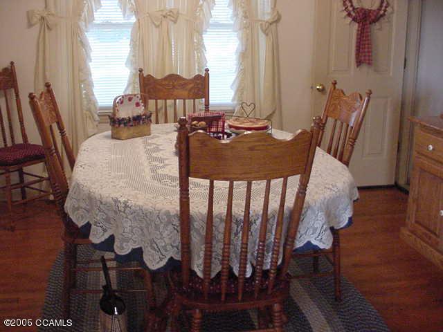 760 West Firetower Road Swansboro, NC 28584 - Photo 9 of 10 Dining room