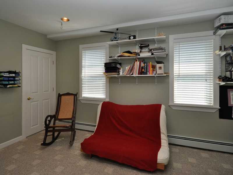50 Conanicus Road Narragansett, RI 02882 - Photo 13 of 13 Bedroom.