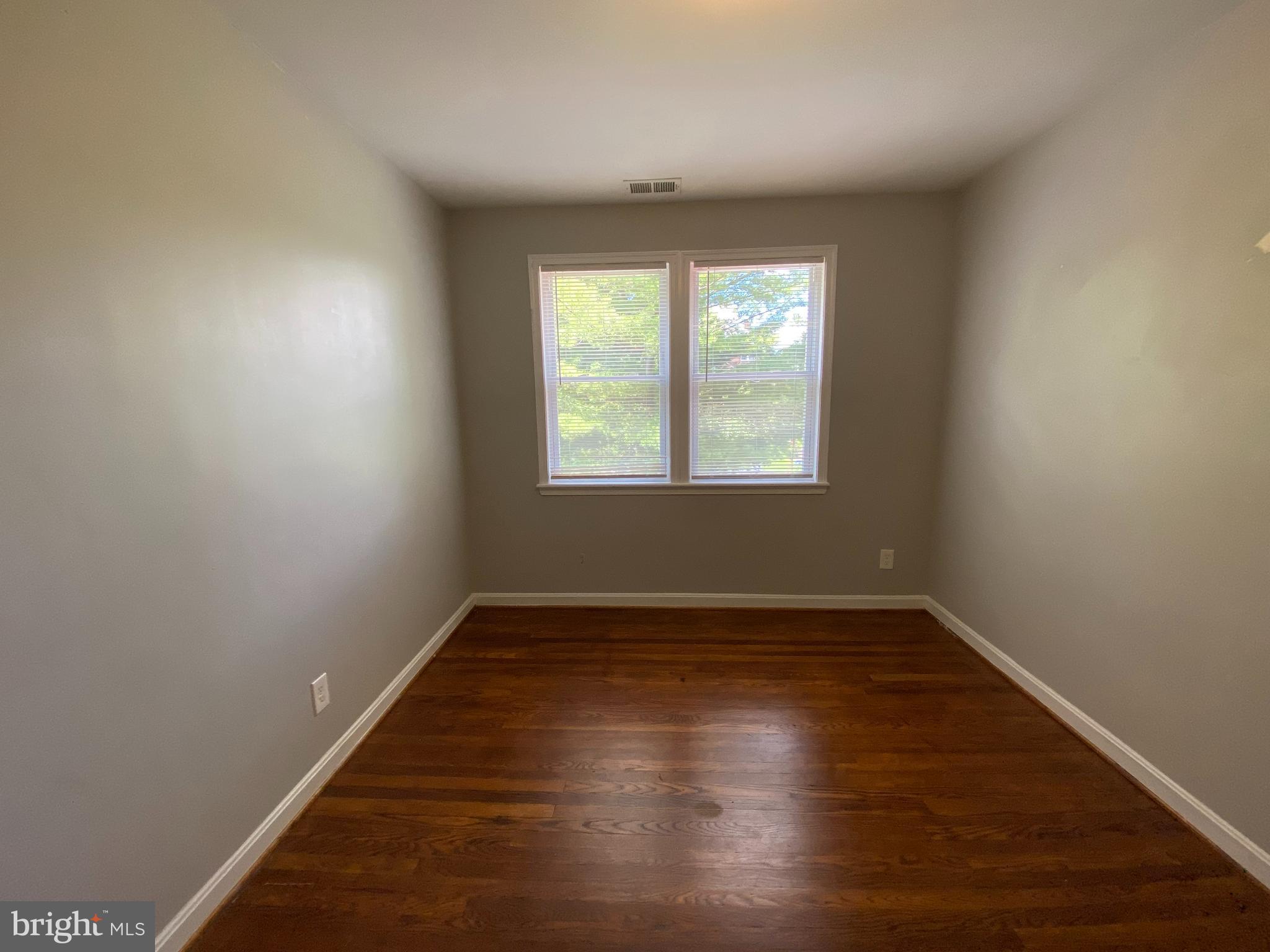 5914 Falkirk Road Baltimore, MD 21239 - Photo 7 of 21