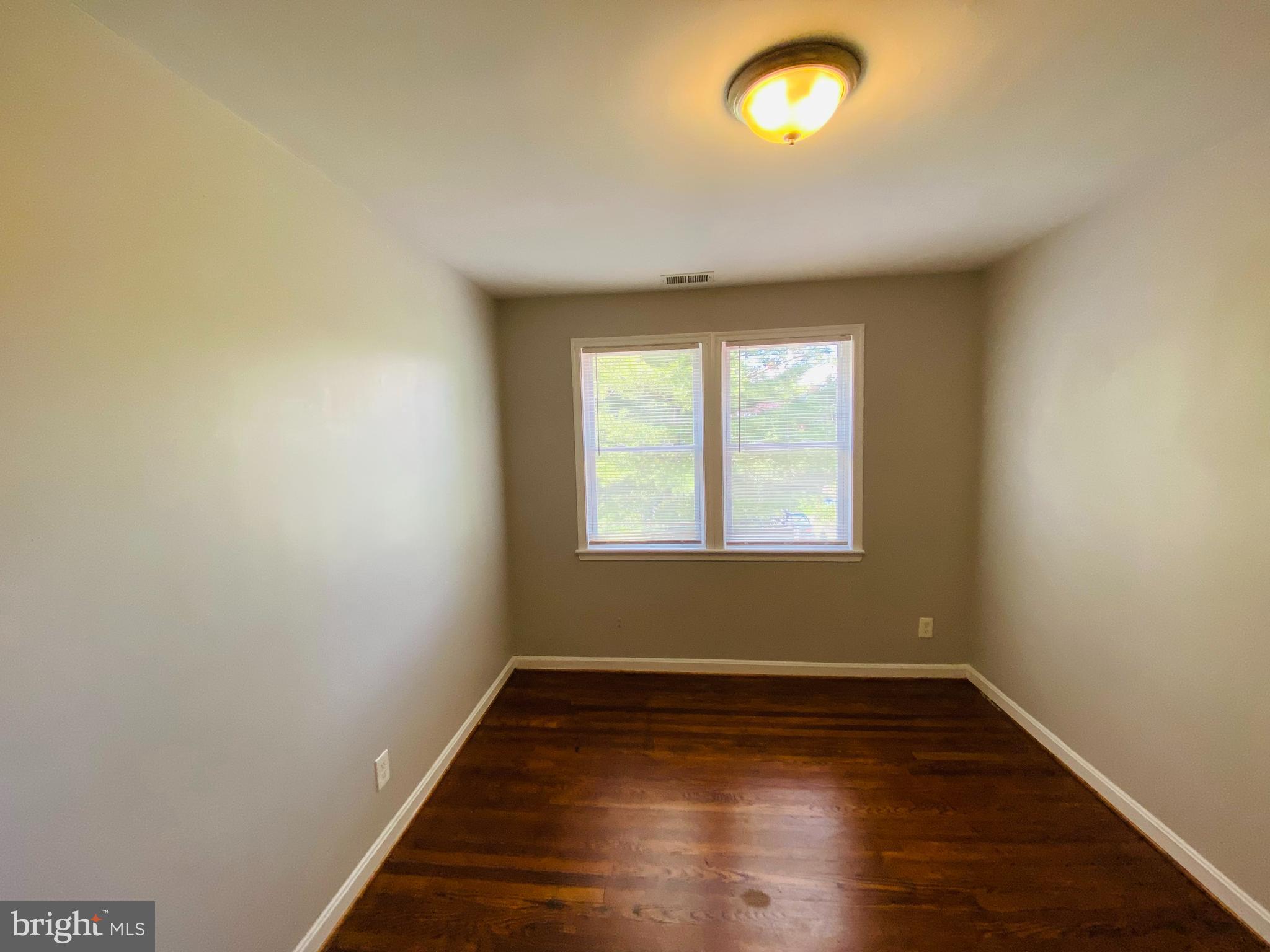 5914 Falkirk Road Baltimore, MD 21239 - Photo 9 of 21