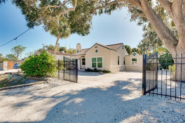 $587,500 | 223 Palmetto Road West, Nokomis, FL 34275