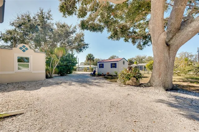 $587,500 | 223 Palmetto Road West, Nokomis, FL 34275