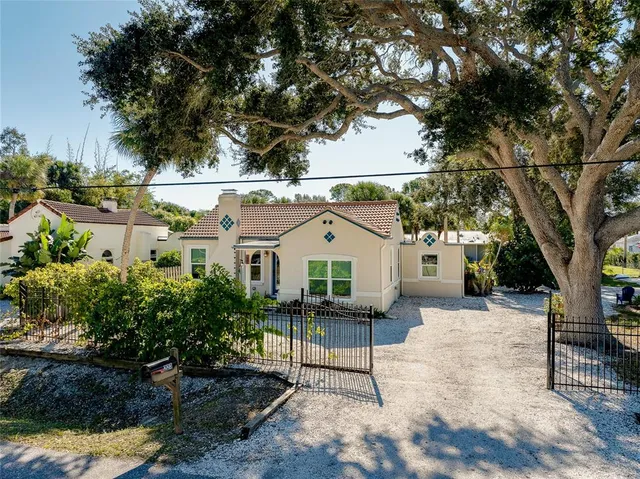 $587,500 | 223 Palmetto Road West, Nokomis, FL 34275