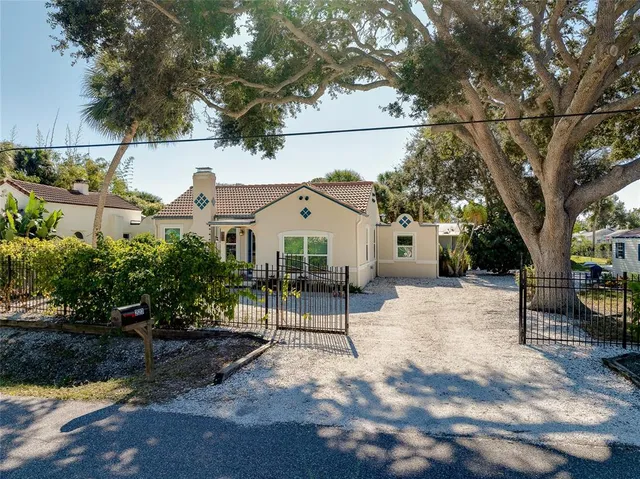 $587,500 | 223 Palmetto Road West, Nokomis, FL 34275