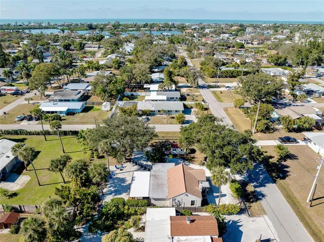 $587,500 | 223 Palmetto Road West, Nokomis, FL 34275