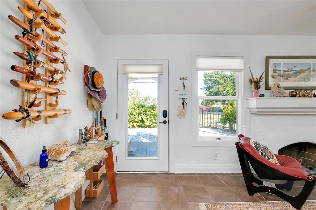 223 Palmetto Road West Nokomis, FL 34275 - Photo 10 of 100