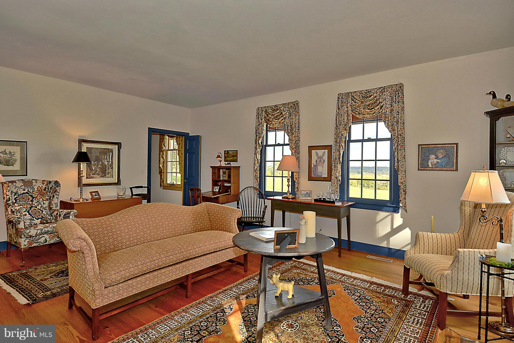 19310 Bucklodge Road Boyds, MD 20841 - Photo 9 of 30 Living Room