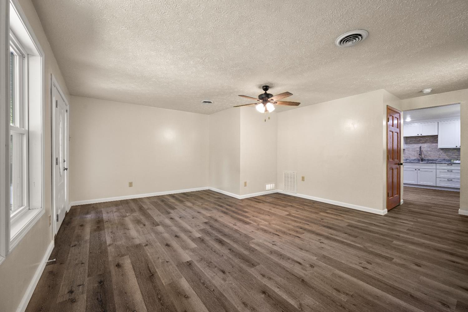 15407 Aberdeen Road Bennington, IN 47011 - Photo 7 of 48