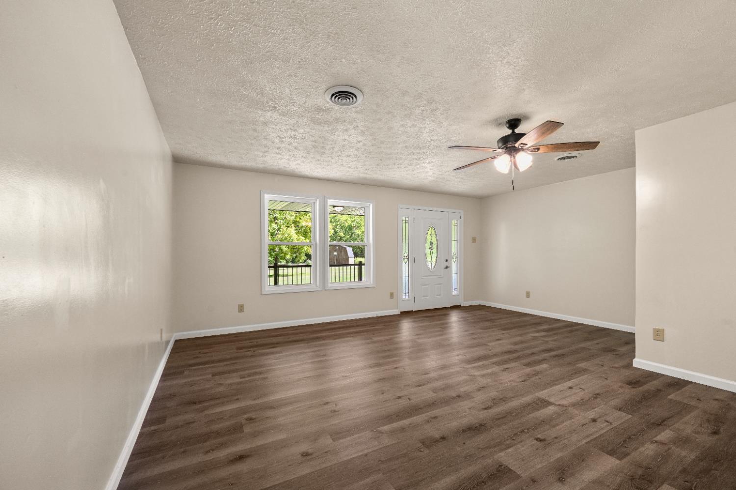 15407 Aberdeen Road Bennington, IN 47011 - Photo 8 of 48