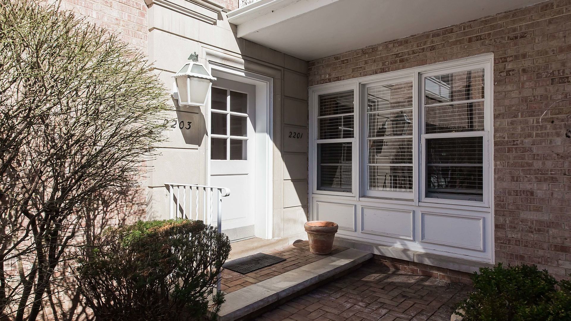 2203 Central Street, Unit 2 Evanston, IL 60201 - Photo 2 of 16