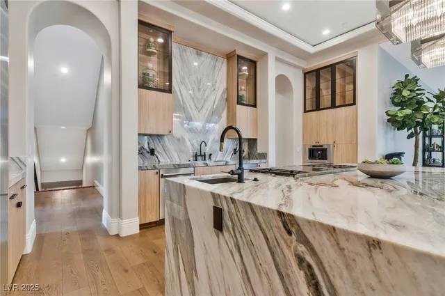 $9,990,000 | 5 Wood Creek Court, Las Vegas, NV 89141