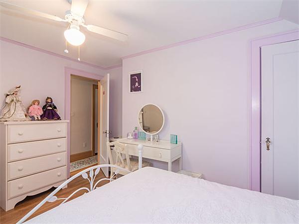 76 Marlborough Road Waltham, MA 02452 - Photo 16 of 27 Gallery Image 16