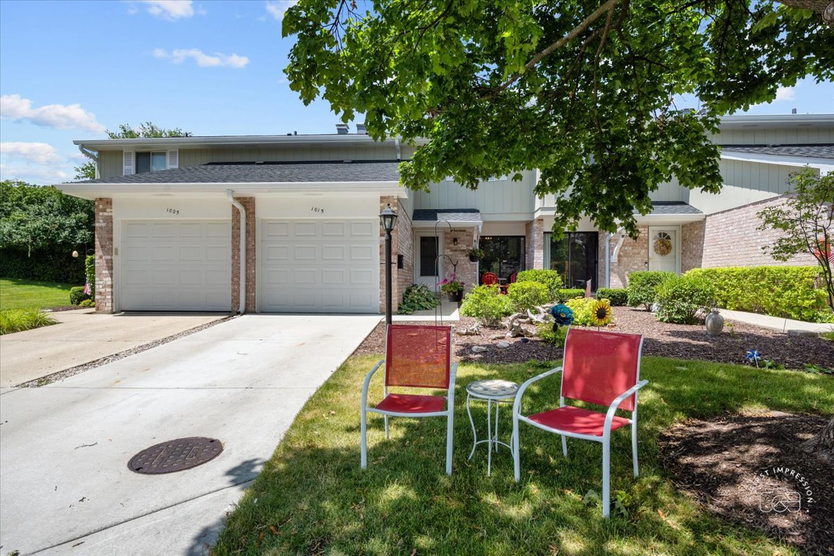 1015 Heathrow Court Wheaton, IL 60189 - Photo 1 of 18